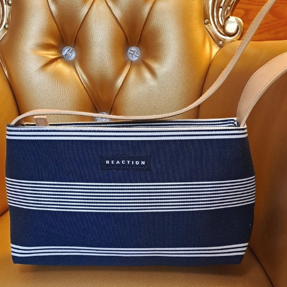 Kenneth Cole Reaction Navy and White Striped Crossbody Bag, Leather Strap. - Picture 2 of 12